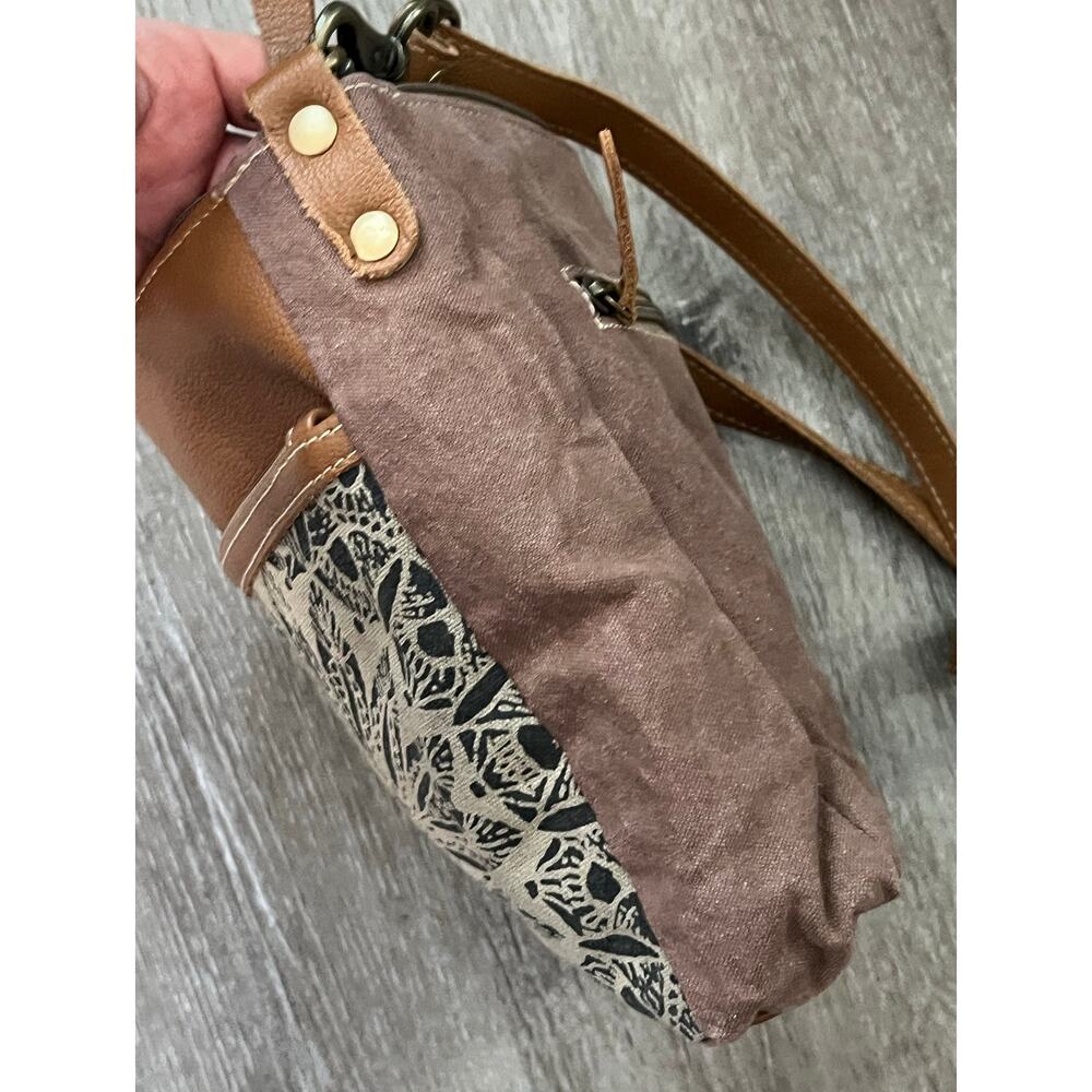 Myra DIZZY CIRCLE Canvas/Leather Crossbody Boho Shoulder Bag - Picture 13 of 14
